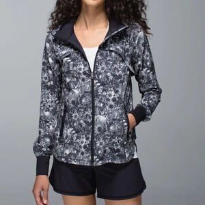 *Lululemon Women Scuba 6 Bring Back The Track Jacket Black Active Performance
